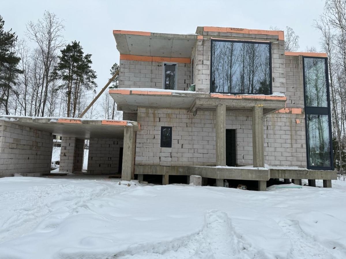 Панорамные окна в строящемся доме